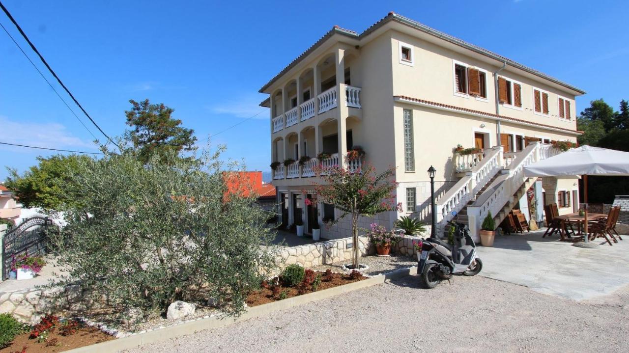 Apartment Dobrinj 1 Екстериор снимка