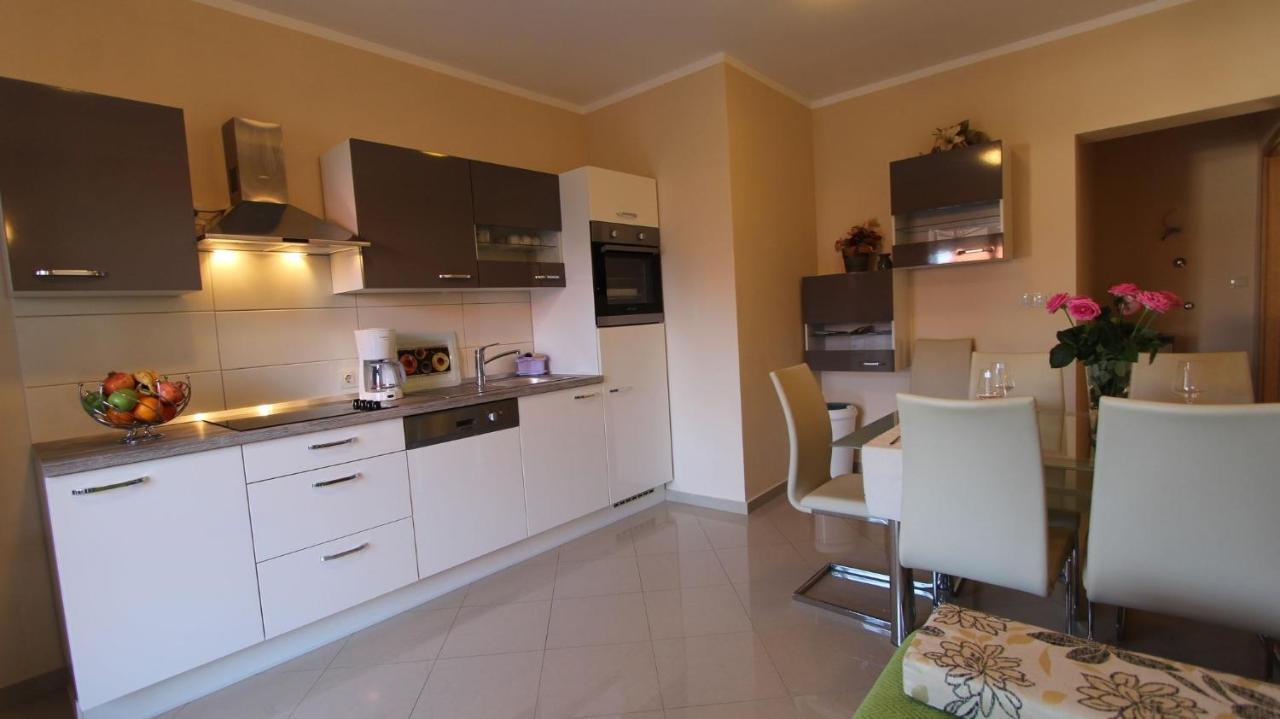 Apartment Dobrinj 1 Екстериор снимка