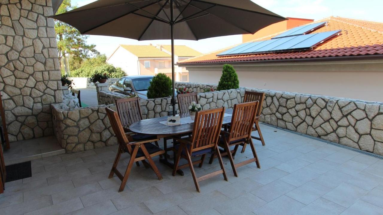 Apartment Dobrinj 1 Екстериор снимка